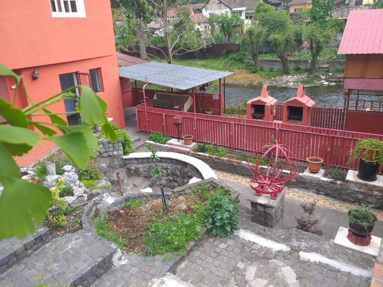 Pensiunea Belladonna Baile Herculane Exterior photo